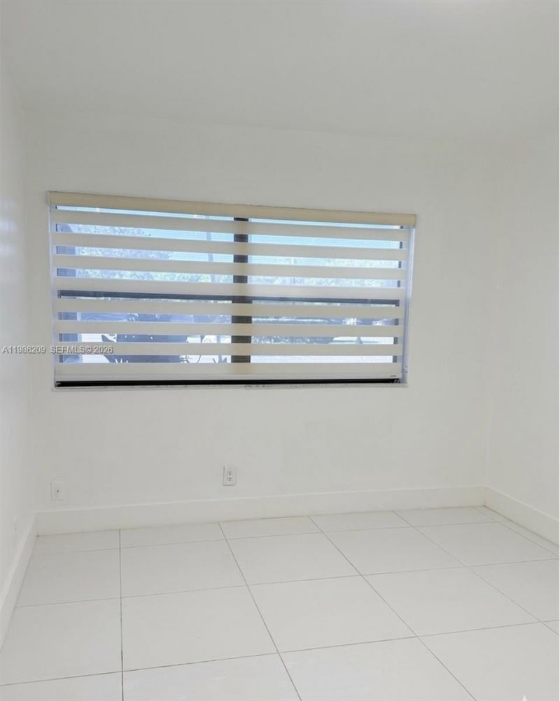 220 Lakeview Dr, Unit 102, Weston, FL 33326 Photo