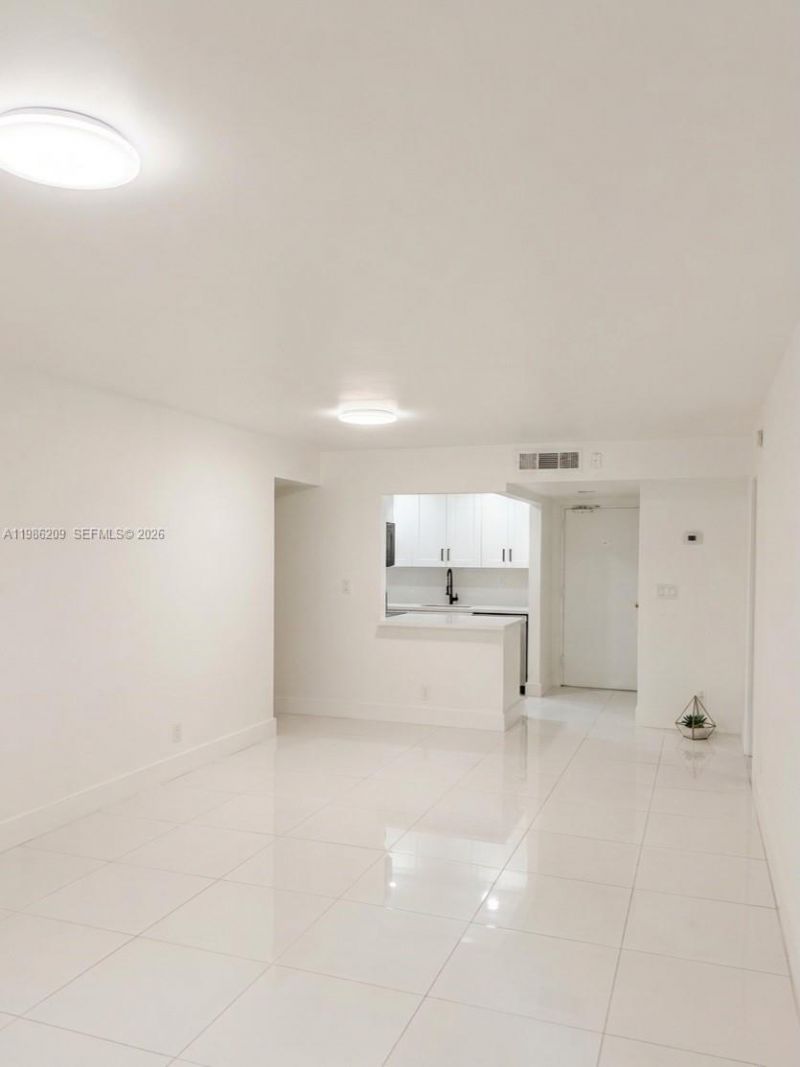 220 Lakeview Dr, Unit 102, Weston, FL 33326 Photo