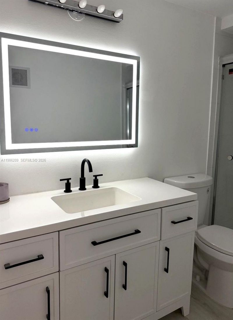 220 Lakeview Dr, Unit 102, Weston, FL 33326 Photo