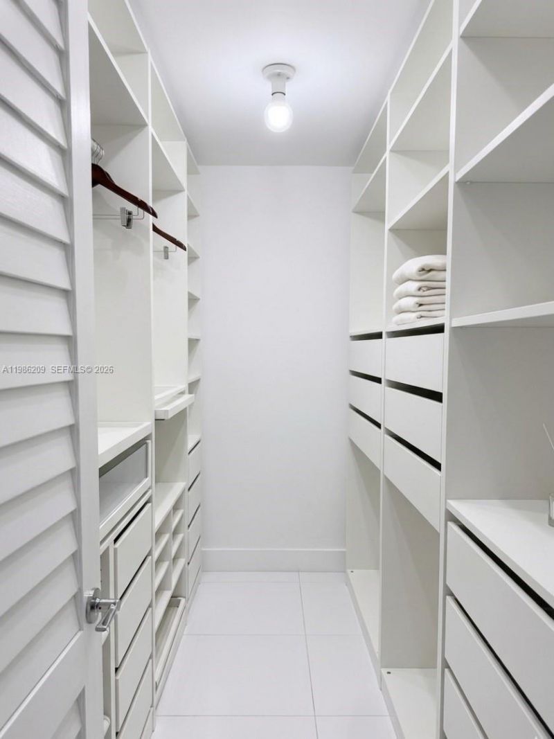 220 Lakeview Dr, Unit 102, Weston, FL 33326 Photo