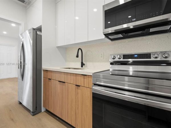 1060 NW 35th Ct, Unit 1060, Miami, FL 33125