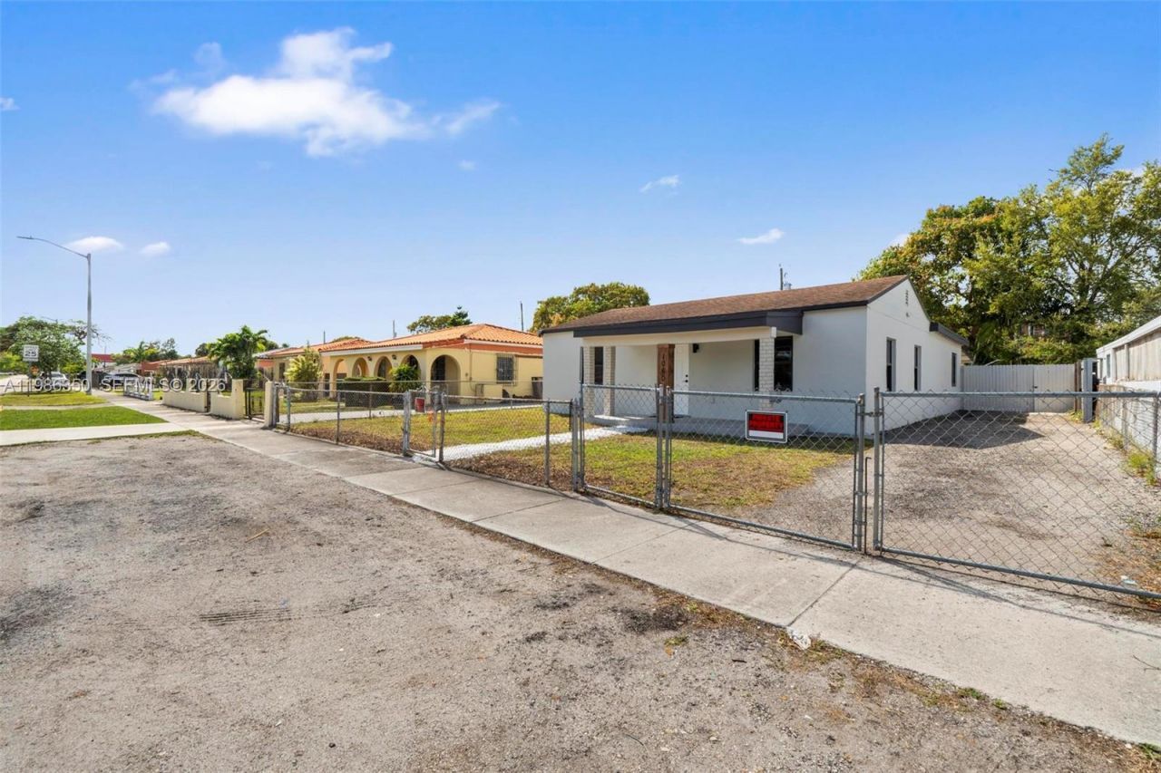 1060 NW 35th Ct , Unit 1060, Miami, FL 33125 Photo