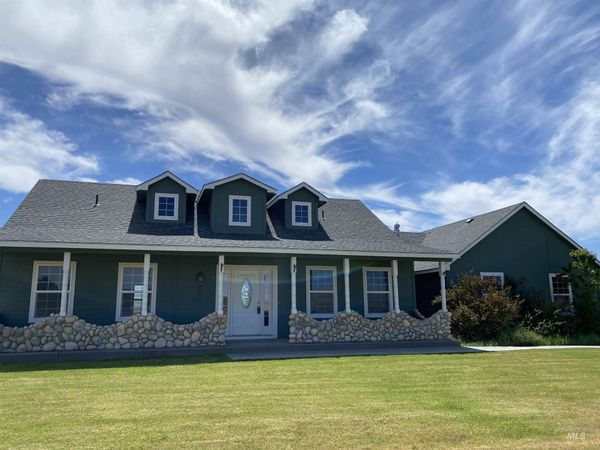 1571 SE Hamilton Rd, Mountain Home, ID 83647