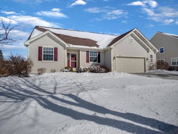 2402 Kiowa DRIVE, Grafton, WI 53024