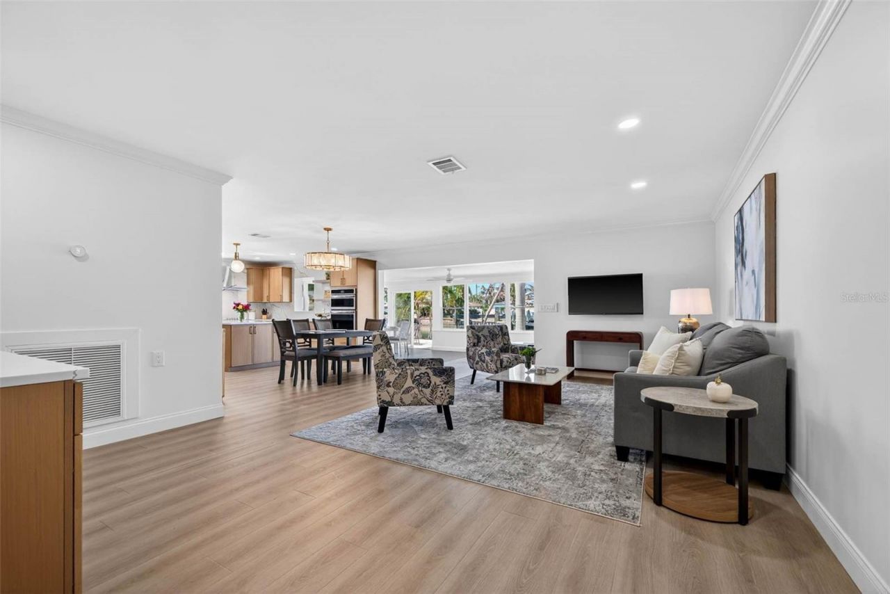 7991 1st Avenue S, Saint Petersburg, FL 33707 Photo