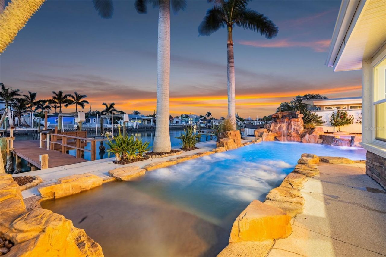 7991 1st Avenue S, Saint Petersburg, FL 33707 Photo