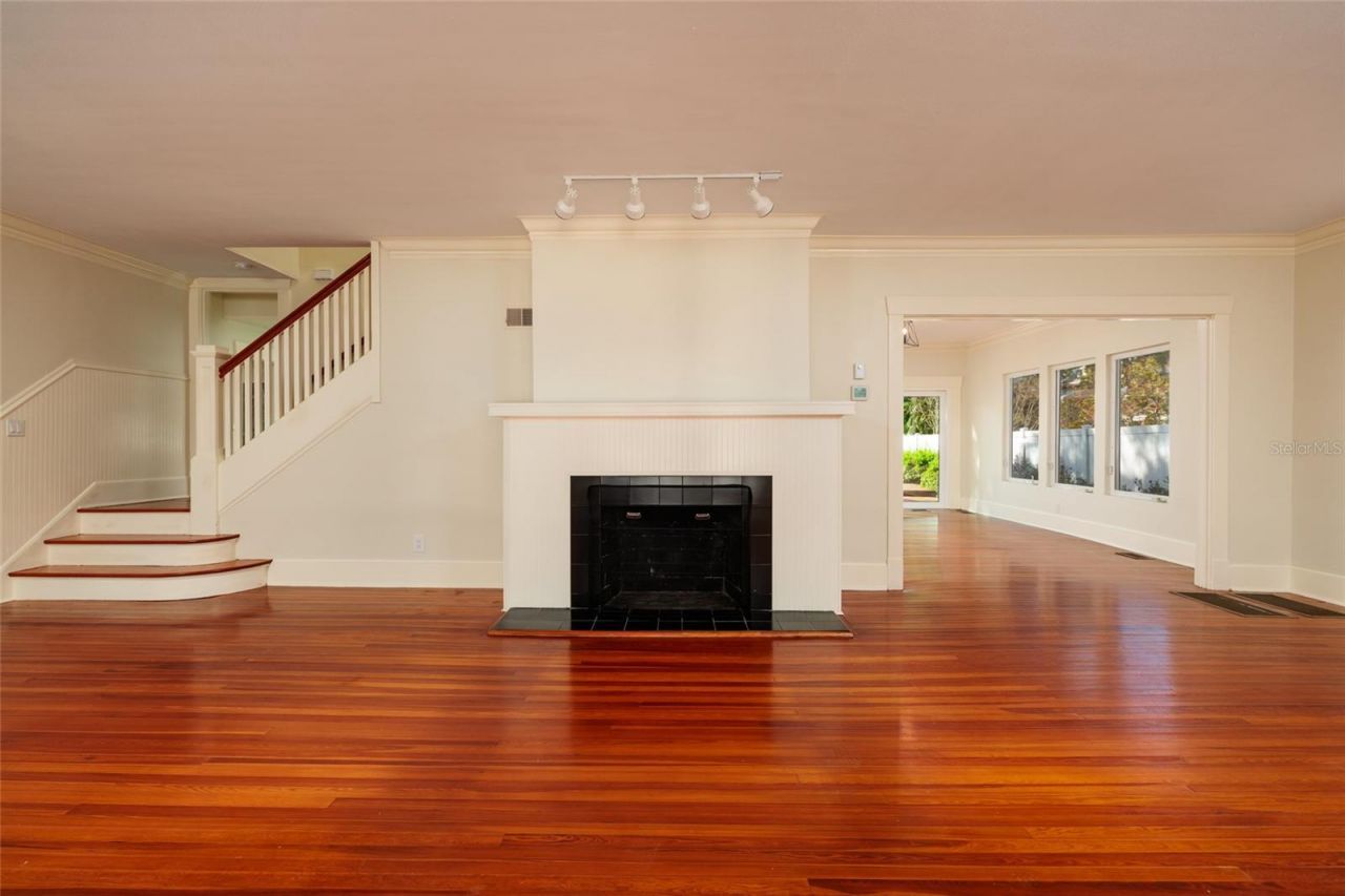 756 17th Avenue Ne, Saint Petersburg, FL 33704 Photo