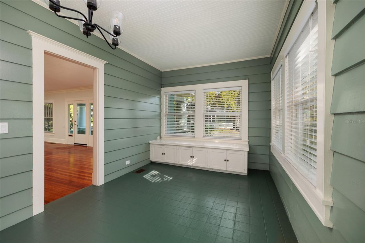 756 17th Avenue Ne, Saint Petersburg, FL 33704 Photo