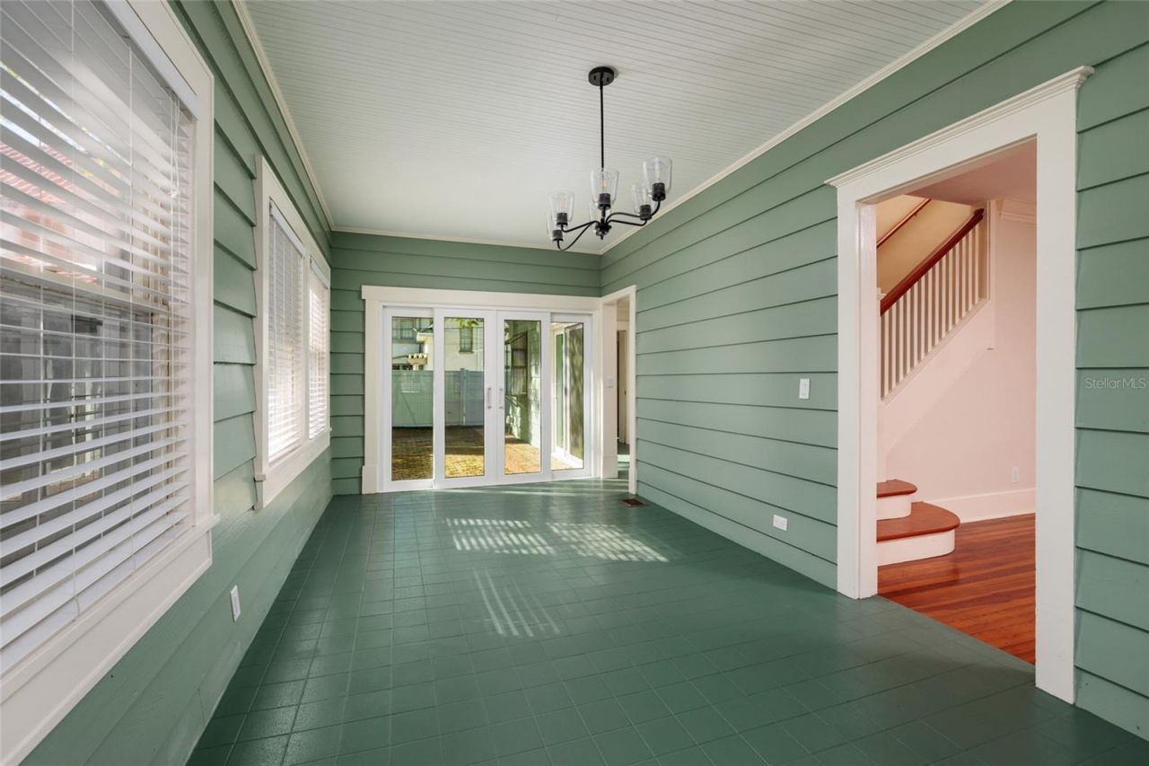 756 17th Avenue Ne, Saint Petersburg, FL 33704 Photo