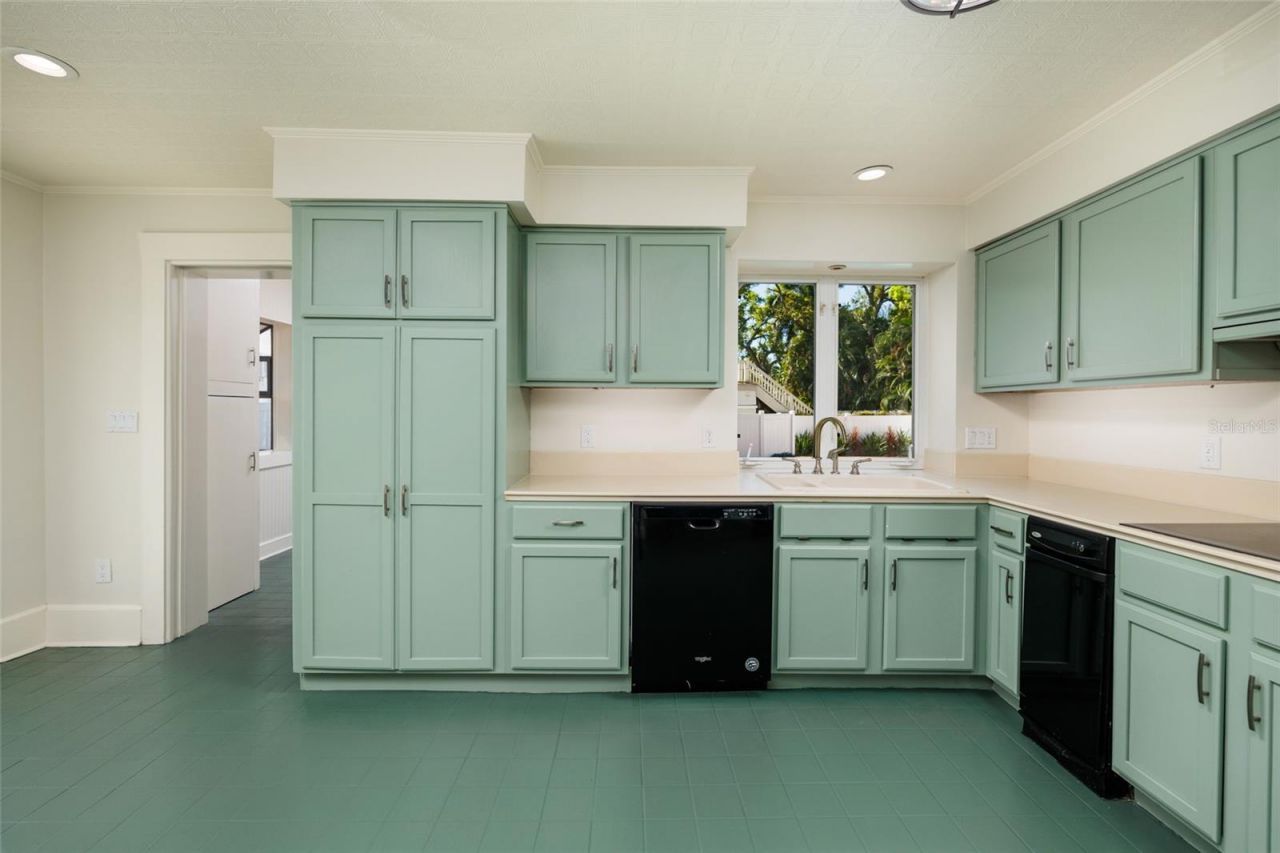 756 17th Avenue Ne, Saint Petersburg, FL 33704 Photo