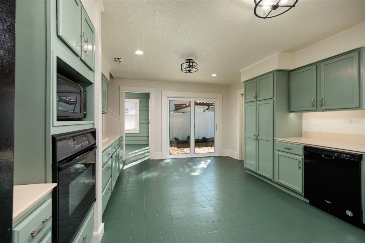 756 17th Avenue Ne, Saint Petersburg, FL 33704 Photo