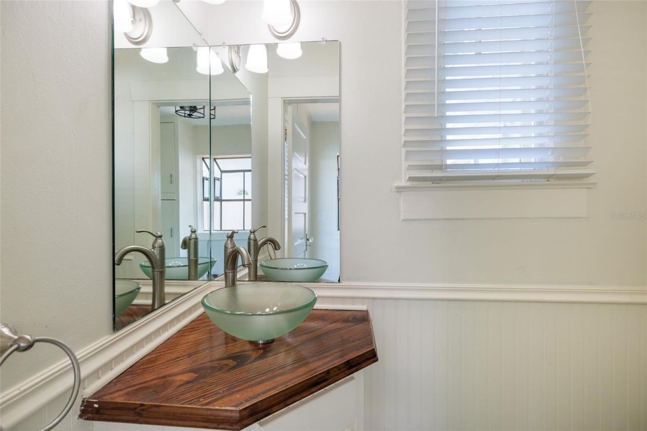 756 17th Avenue Ne, Saint Petersburg, FL 33704 Photo