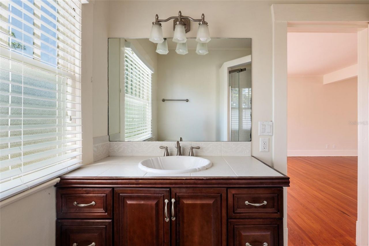 756 17th Avenue Ne, Saint Petersburg, FL 33704 Photo