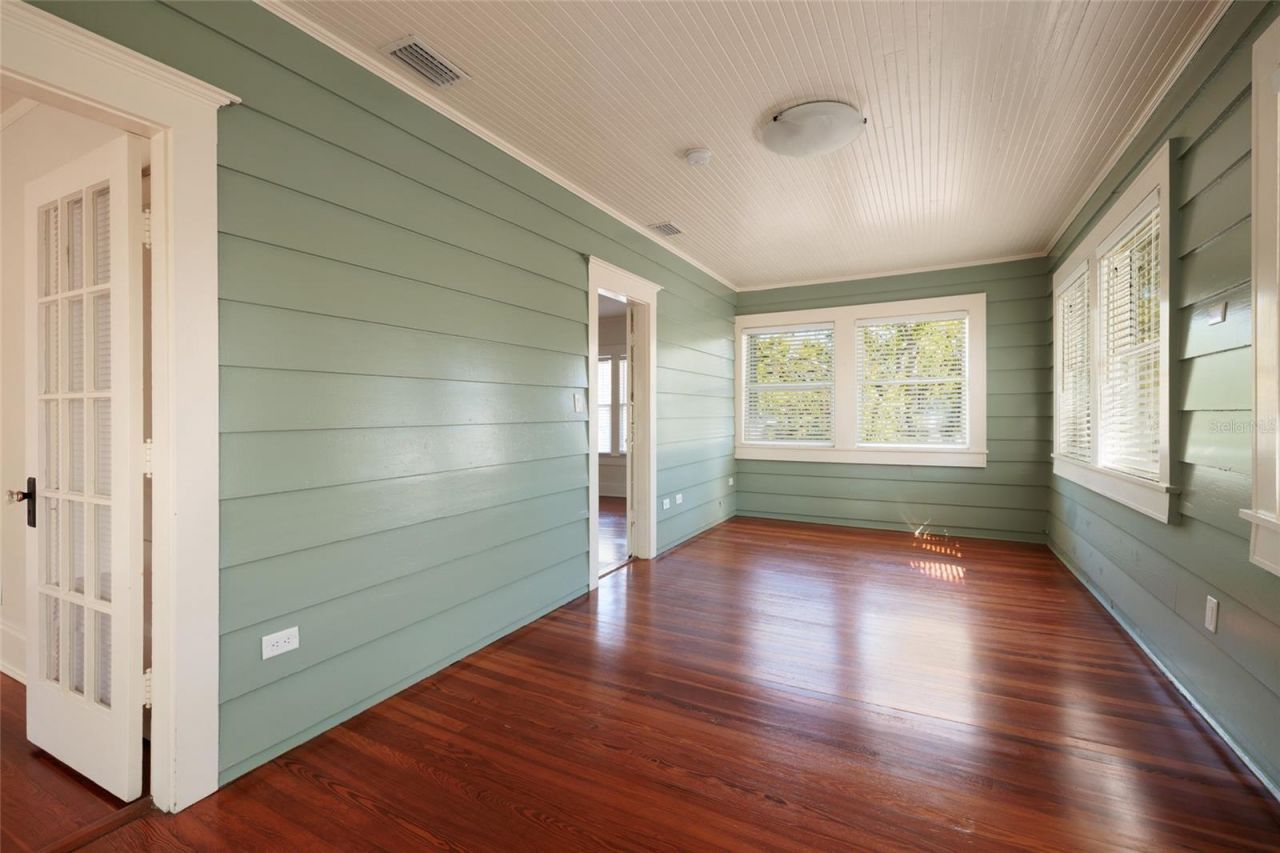 756 17th Avenue Ne, Saint Petersburg, FL 33704 Photo