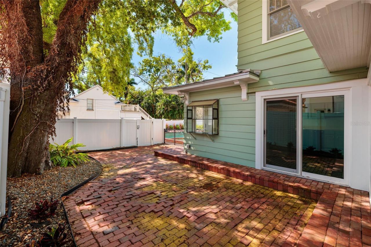 756 17th Avenue Ne, Saint Petersburg, FL 33704 Photo