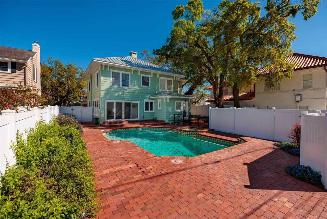 756 17th Avenue Ne, Saint Petersburg, FL 33704 Photo