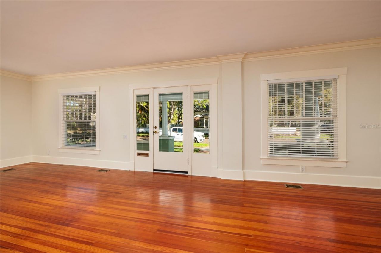 756 17th Avenue Ne, Saint Petersburg, FL 33704 Photo