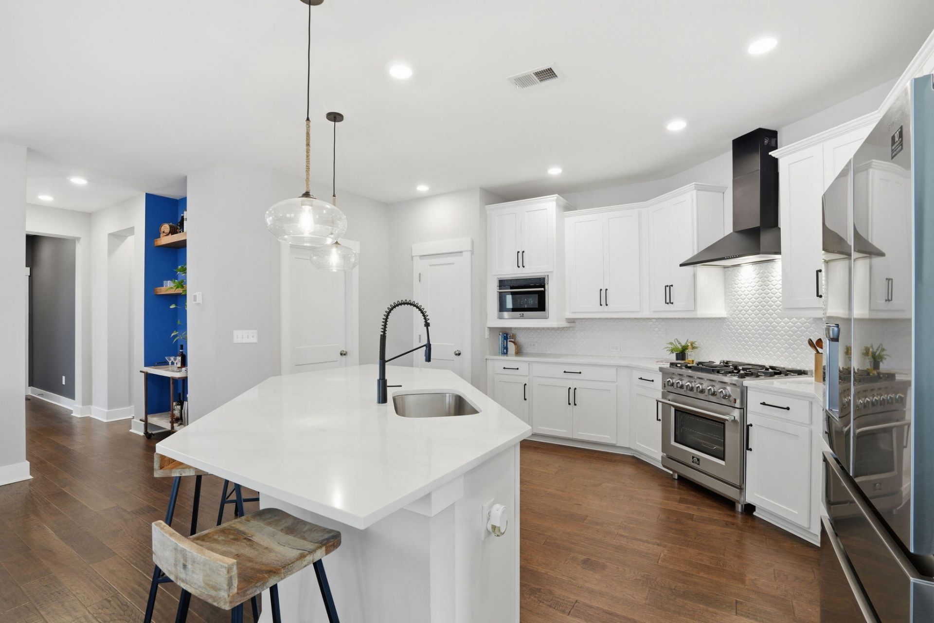 609 Heartwood Lane Photo 12