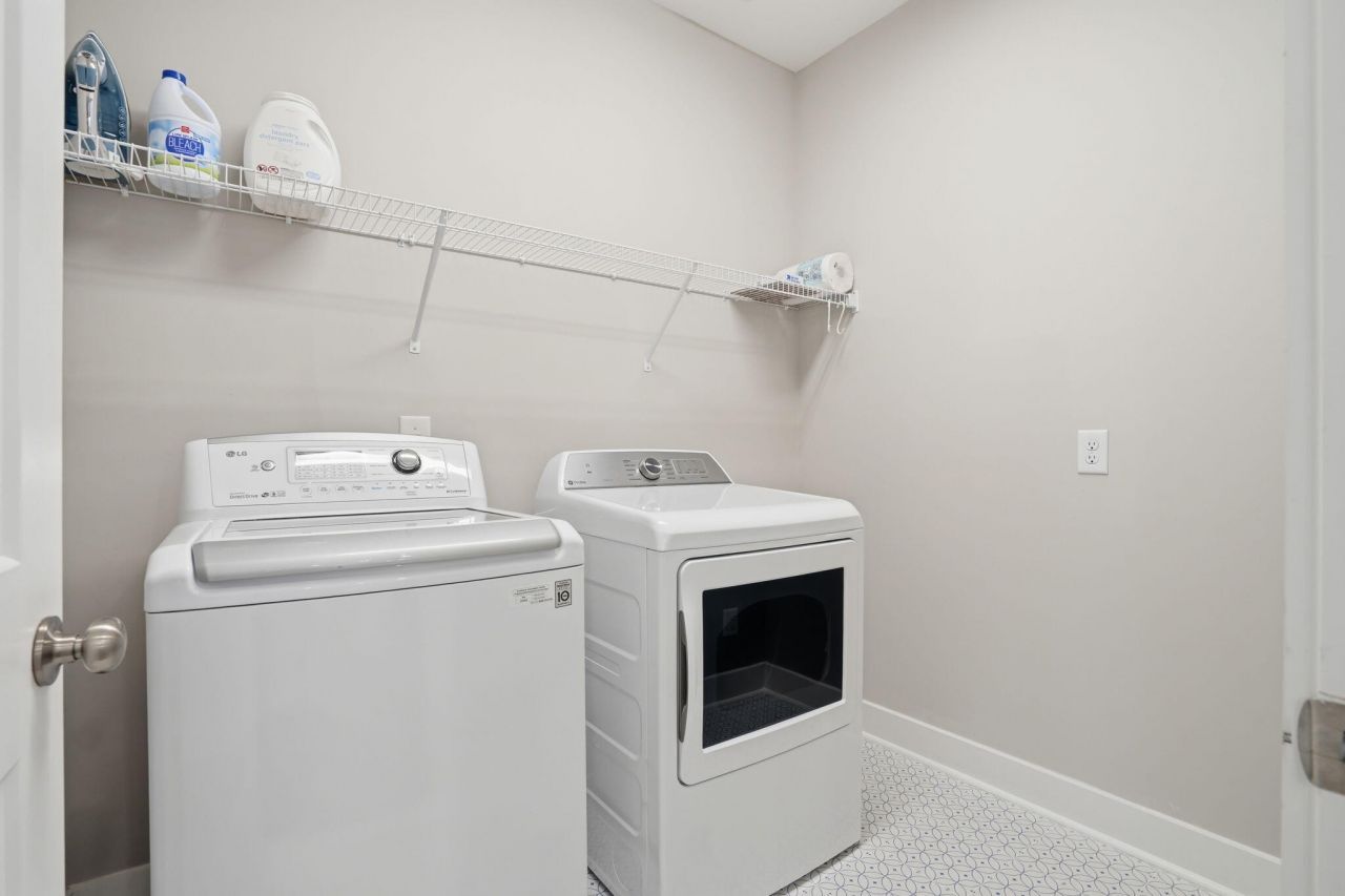 609 Heartwood Photo 24