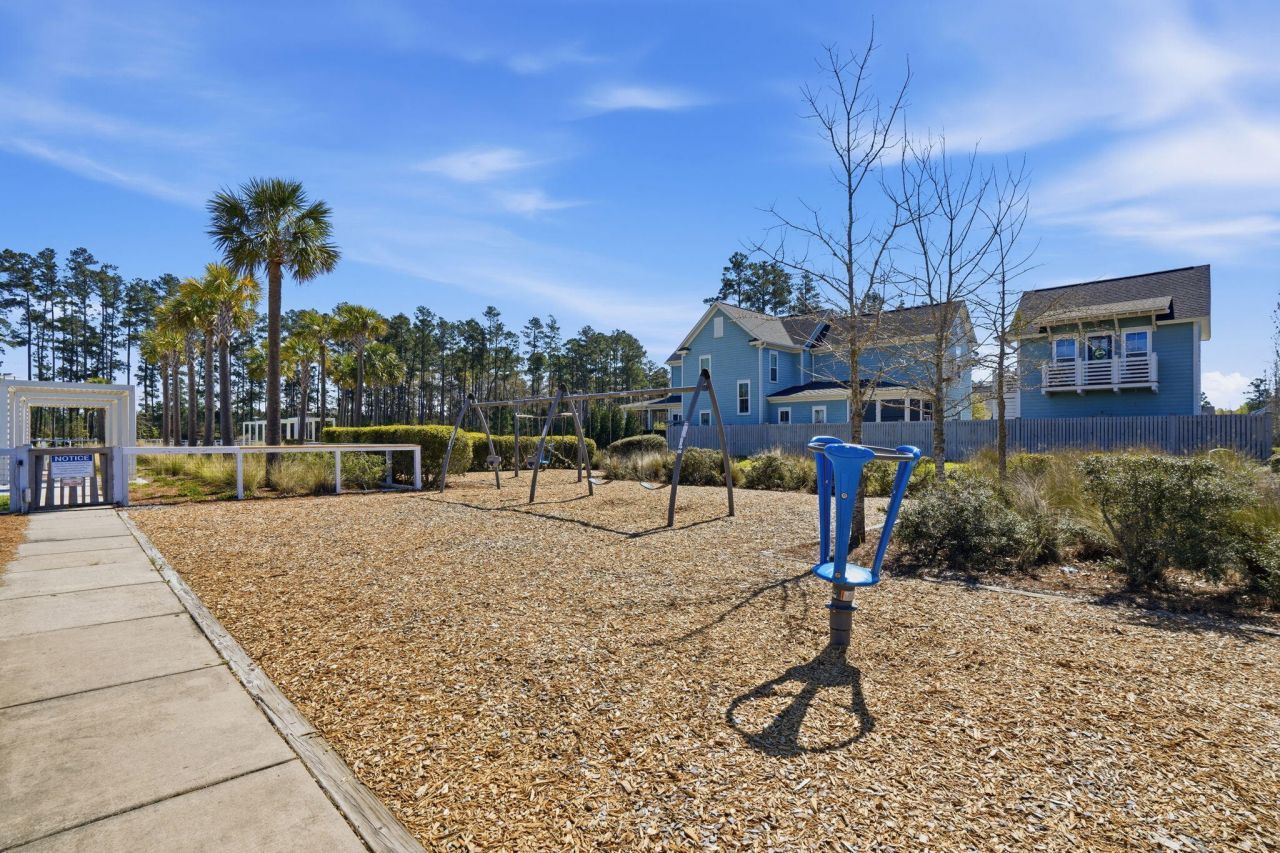 609 Heartwood Photo 44