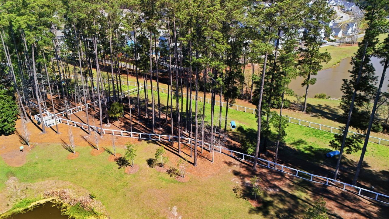 609 Heartwood Lane Photo 45