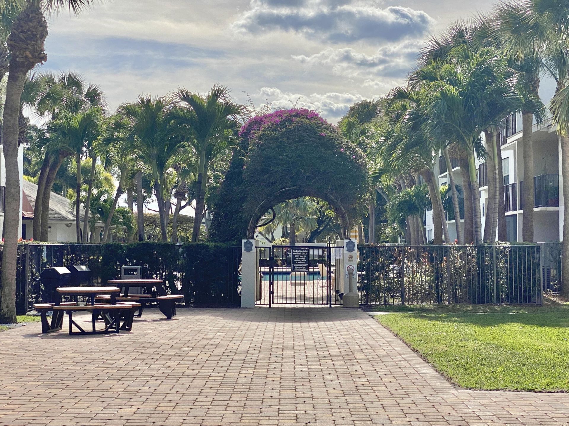 718 Executive Center Drive, Unit 31, West Palm Beach, FL 33401 Photo