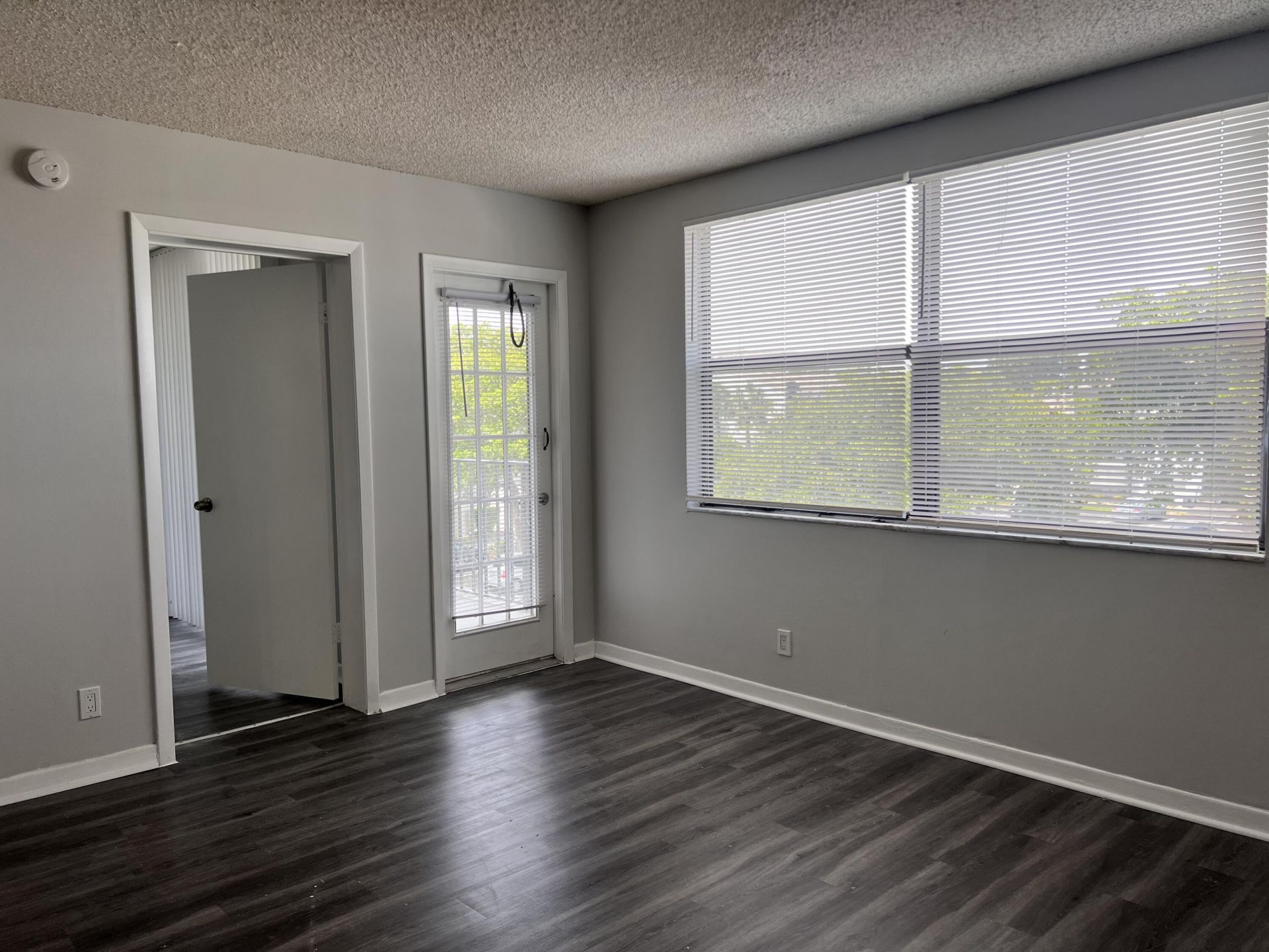 718 Executive Center Drive, Unit 31, West Palm Beach, FL 33401 Photo