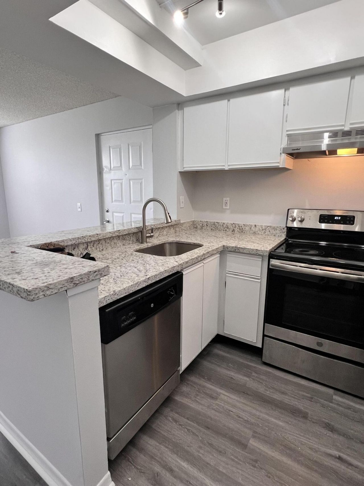 718 Executive Center Drive, Unit 31, West Palm Beach, FL 33401 Photo