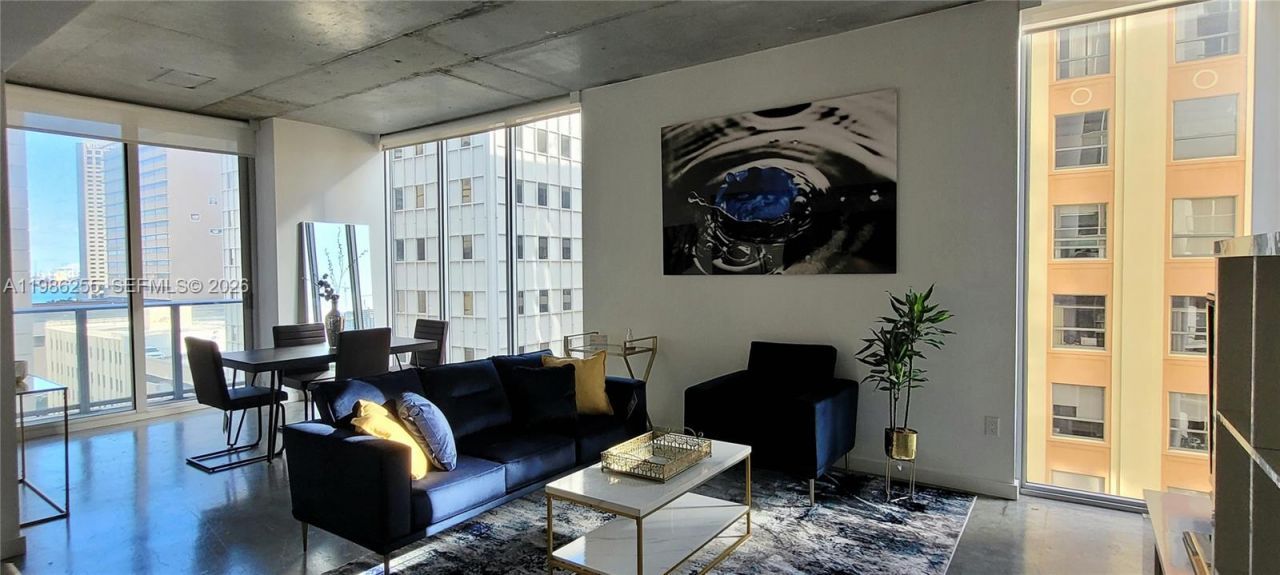 151 SE 1st St , Unit 801, Miami, FL 33131 Photo