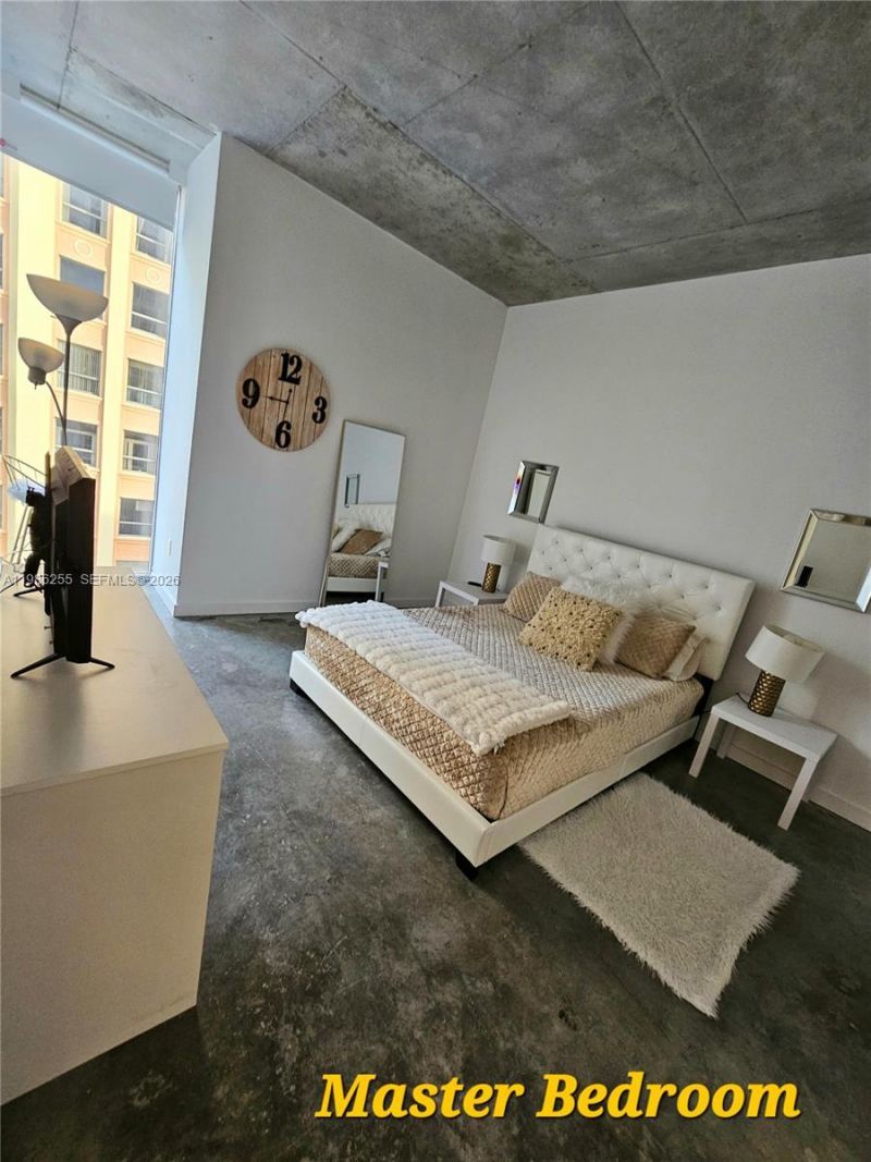 151 SE 1st St , Unit 801, Miami, FL 33131 Photo