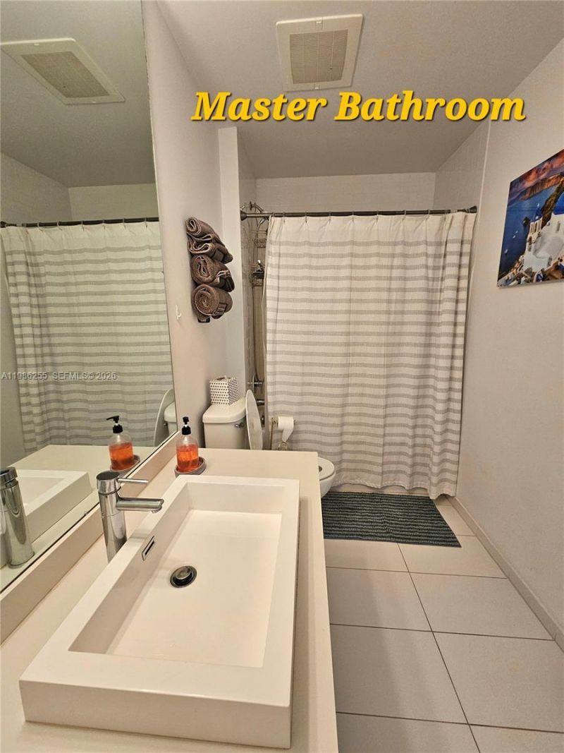 151 SE 1st St , Unit 801, Miami, FL 33131 Photo