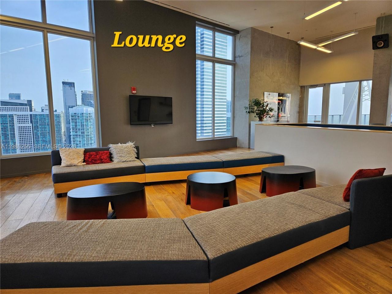 151 SE 1st St , Unit 801, Miami, FL 33131 Photo