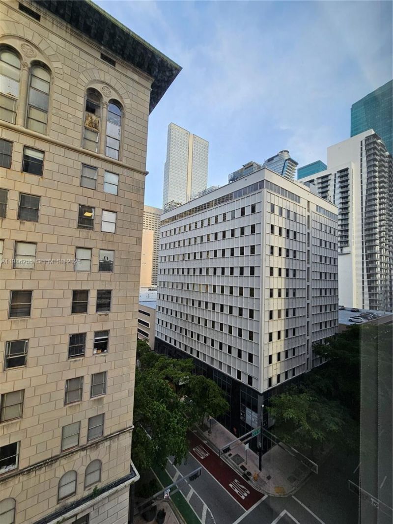 151 SE 1st St , Unit 801, Miami, FL 33131 Photo