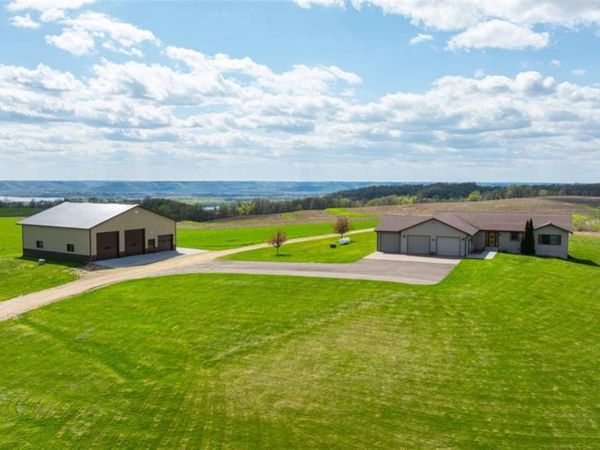 W1660 Maplewood Lane, Alma, WI 54610