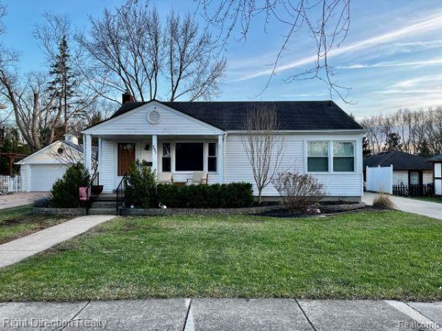 351 Riddle Street, Howell, MI 48843 Main Photo