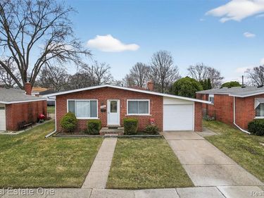 8232 Hillcrest Boulevard, Westland, MI 48185