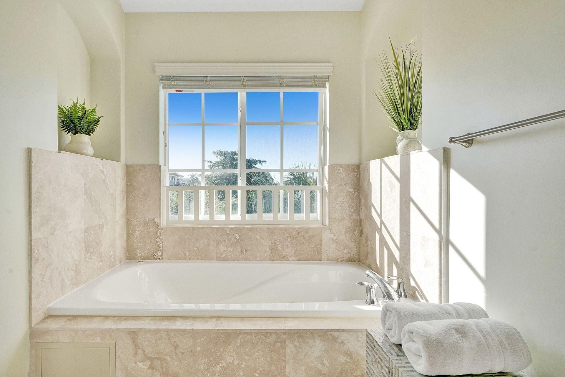 1931 NE 2nd St, Unit 302, Deerfield Beach, FL 33441 Photo