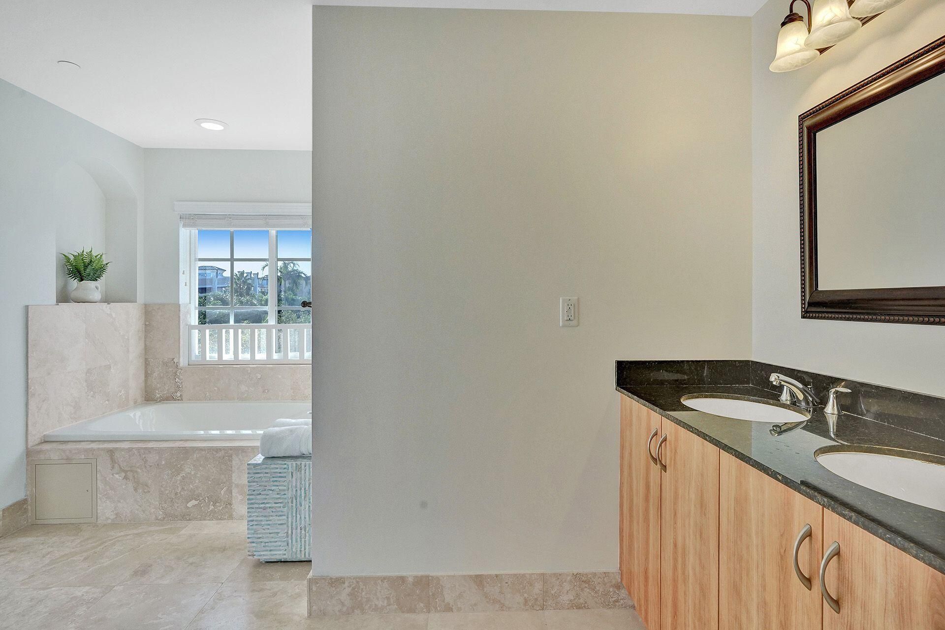 1931 NE 2nd St, Unit 302, Deerfield Beach, FL 33441 Photo