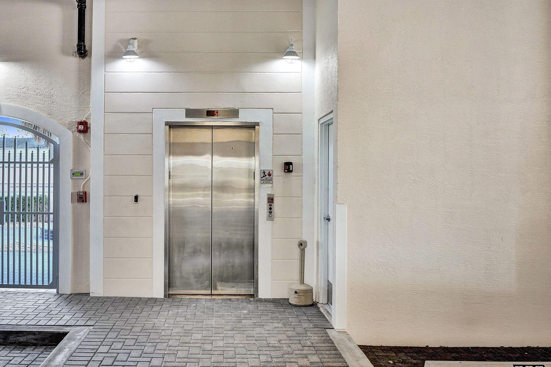 1931 NE 2nd St, Unit 302, Deerfield Beach, FL 33441 Photo