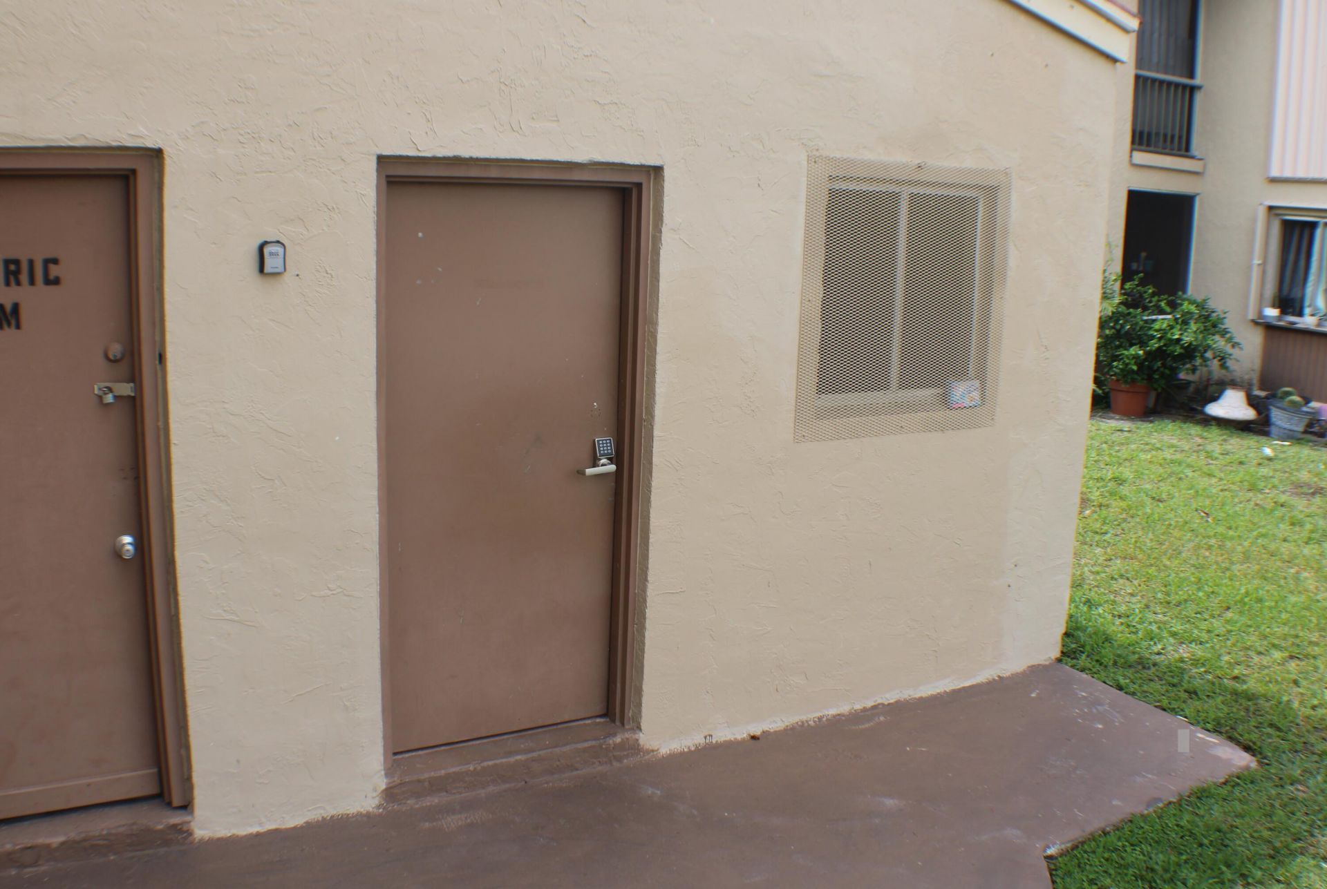 6054 Forest Hill Boulevard, Unit 204, West Palm Beach, FL 33415 Photo