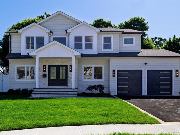 8 Van Cott Place, North Bellmore, NY 11710