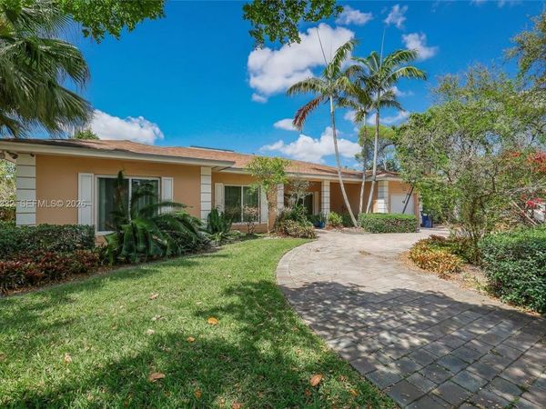 1800 Miami Springs Ave, Miami Springs, FL 33166