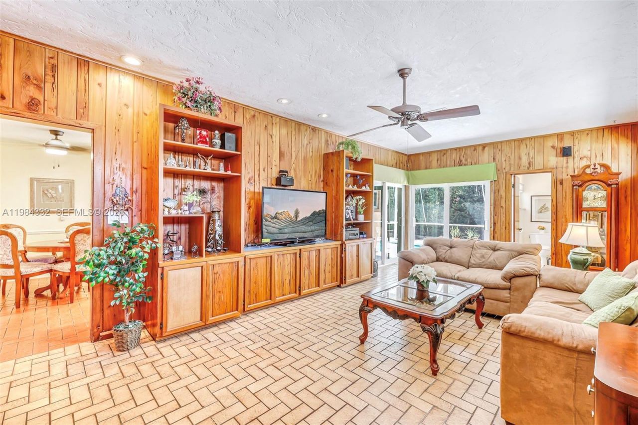 1800 Miami Springs Ave, Miami Springs, FL 33166 Photo