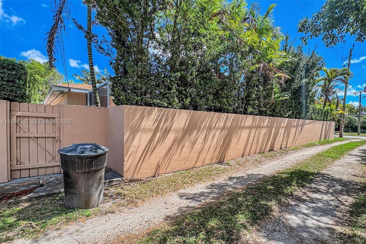 1800 Miami Ave , Miami Springs, FL 33166 Photo