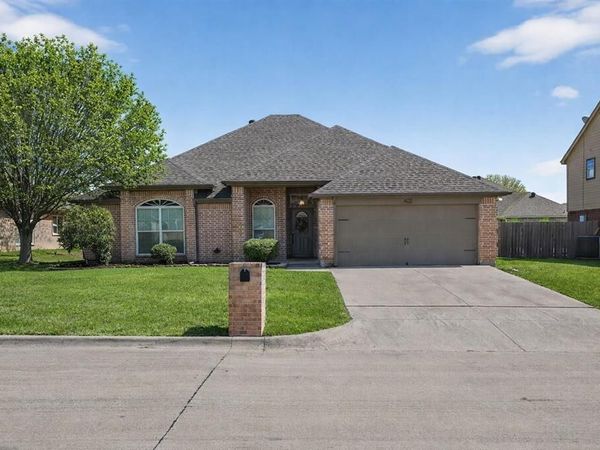 402 Taos Court E, Aledo, TX 76008