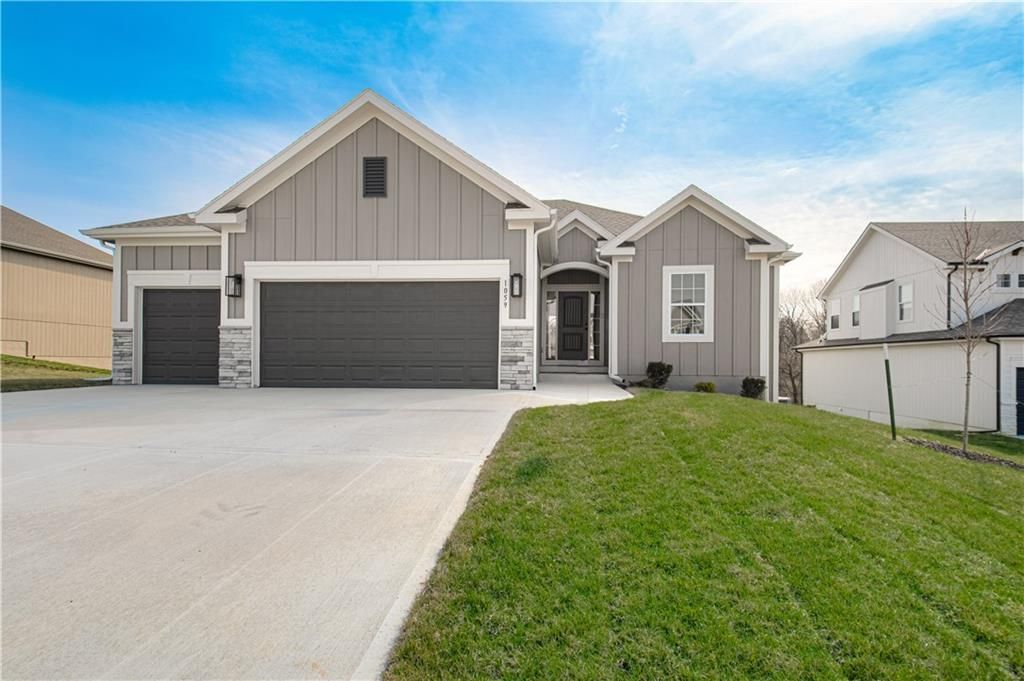 1059 Fir Lane, Liberty, MO 64068 Main Photo