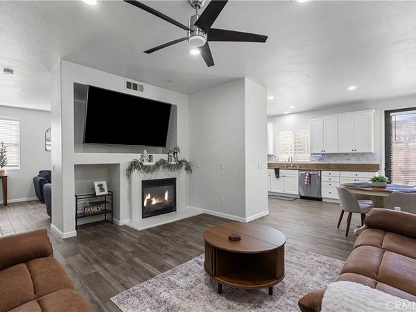 19904 Holly Drive, Saugus, CA 91350