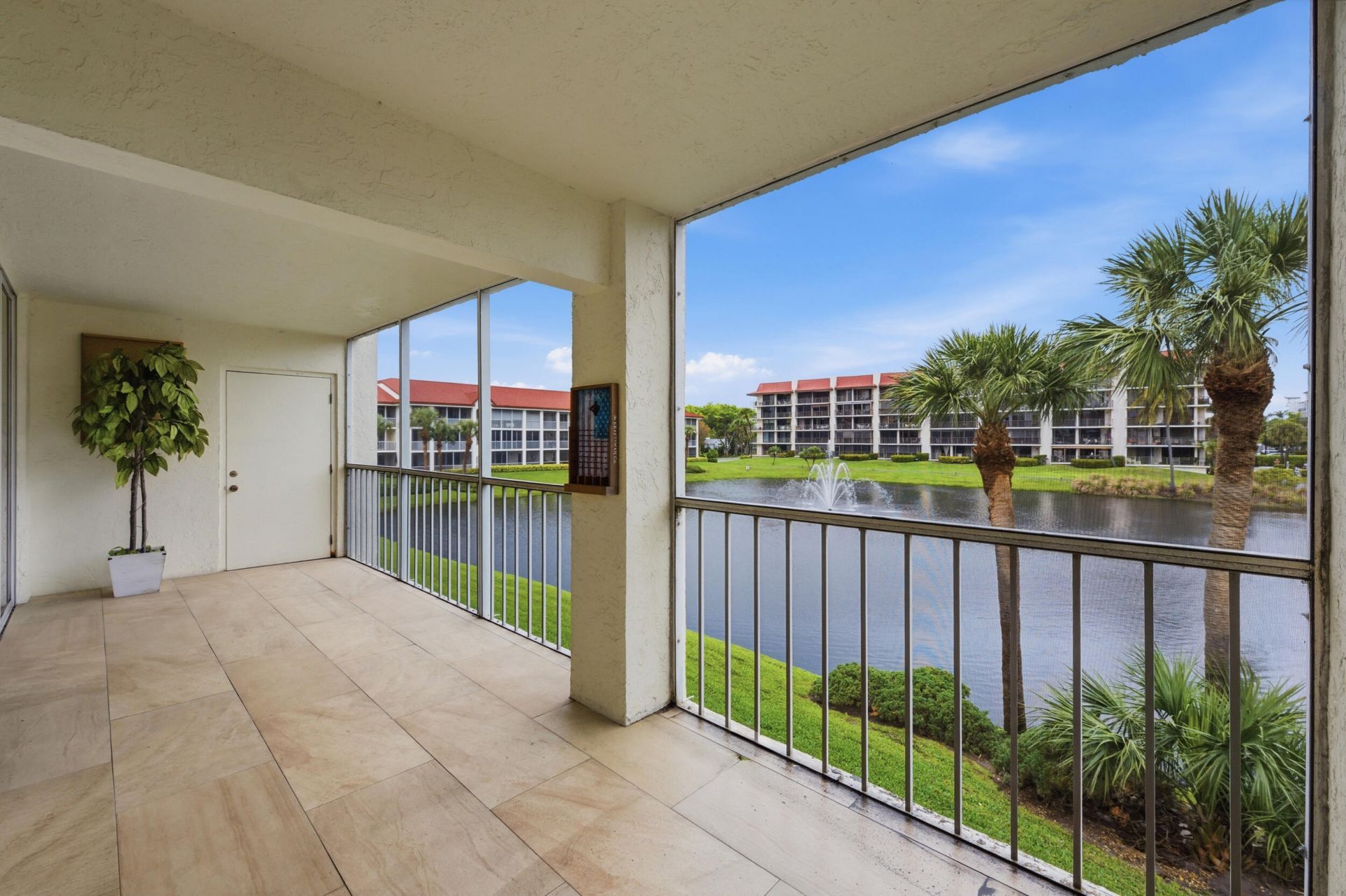 108 Half Moon Circle, Unit F2, Hypoluxo, FL 33462 Photo