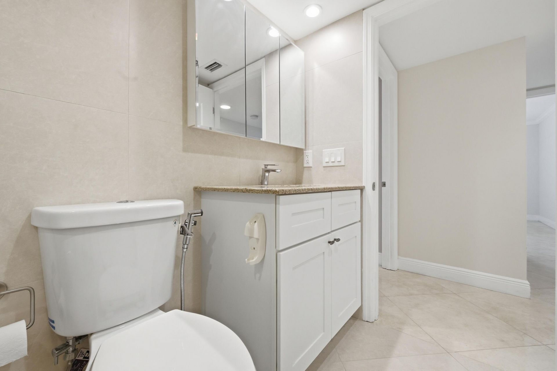 108 Half Moon Circle, Unit F2, Hypoluxo, FL 33462 Photo