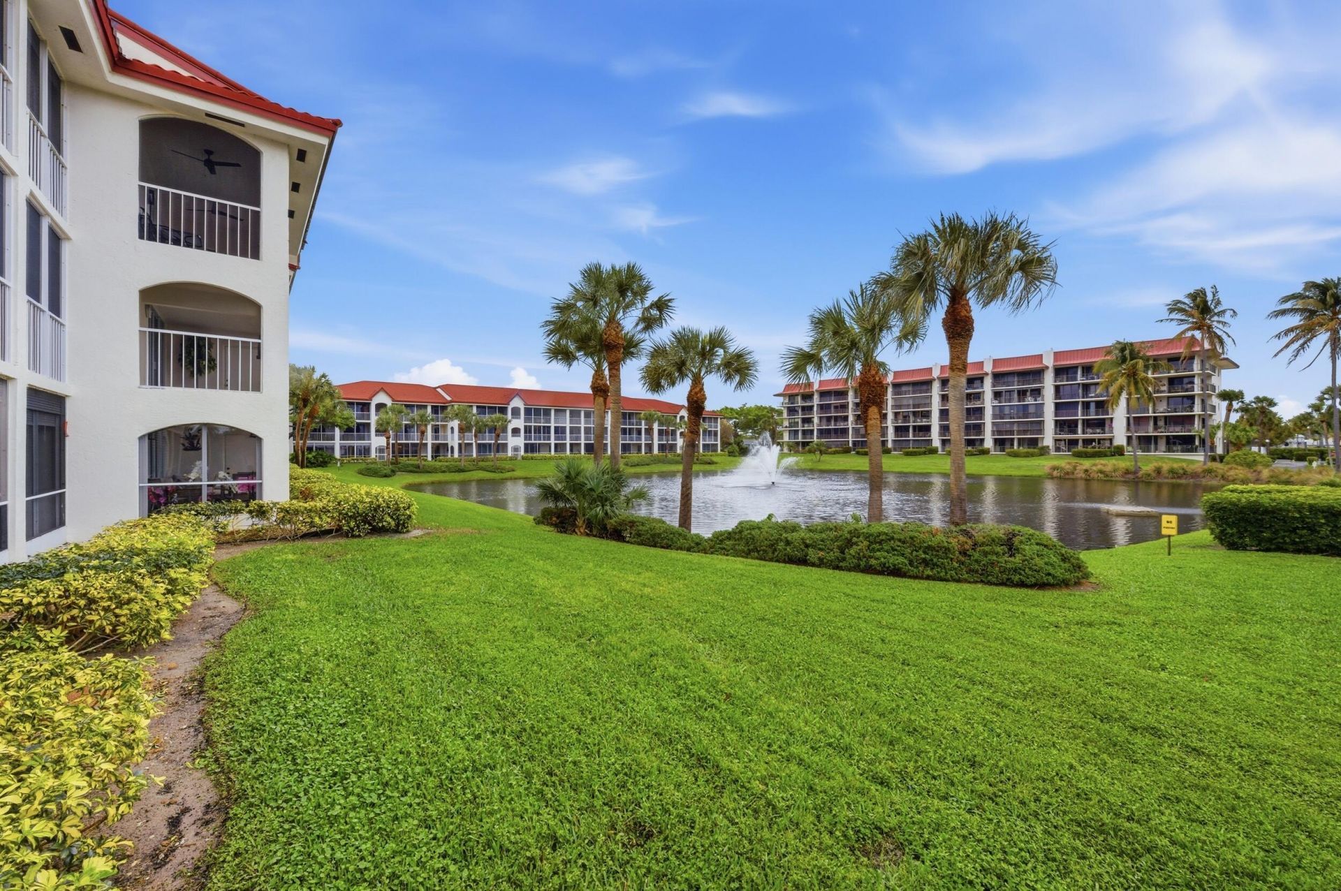 108 Half Moon Circle, Unit F2, Hypoluxo, FL 33462 Photo